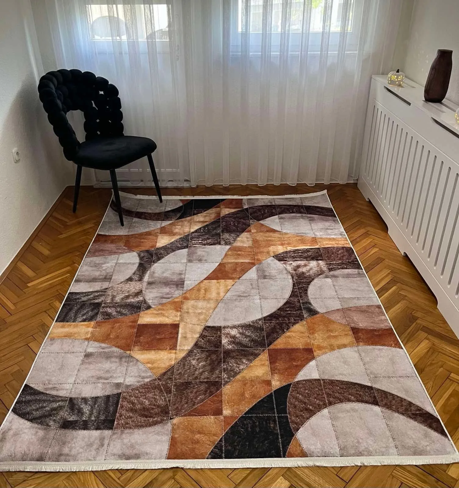 Tepih Sfera, braon apstrakcija